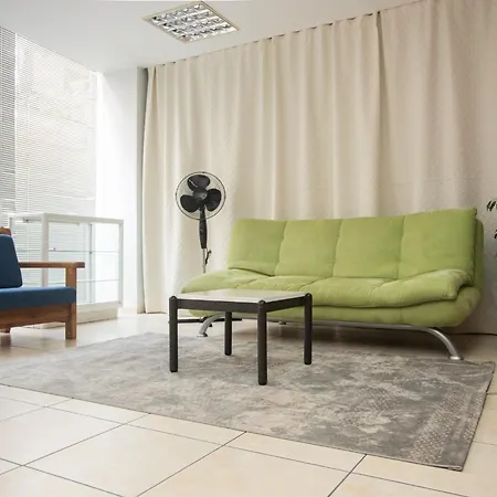 Comfort 2 Minutes From The Metro Apartment
