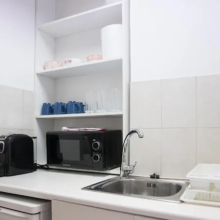 Comfort 2 Minutes From The Metro *